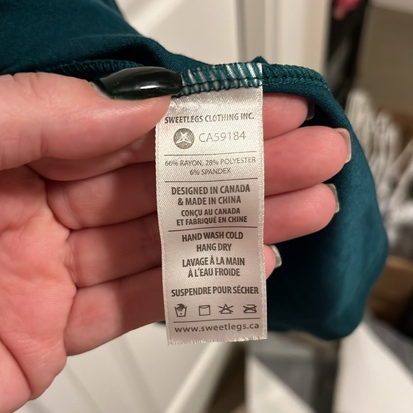 green dress - Picture 5 of 5